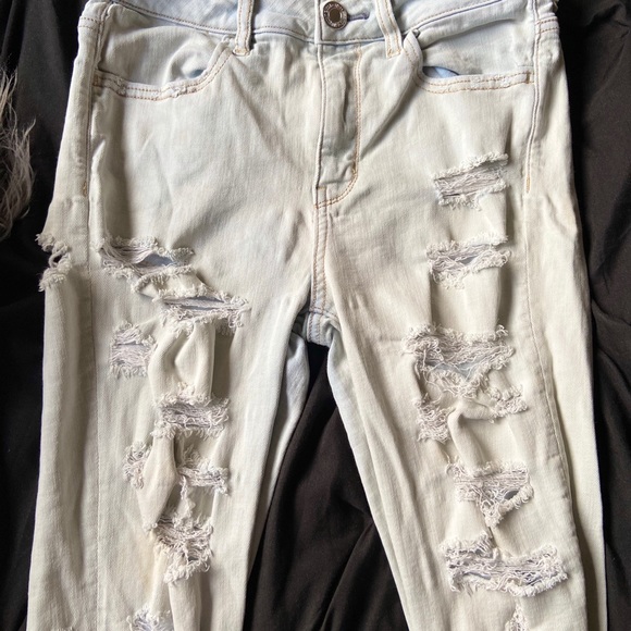 light blue american eagle jeans - Picture 3 of 4